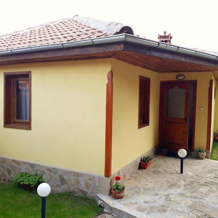 Sarafova Guest House Kopriwschtiza Exterior foto