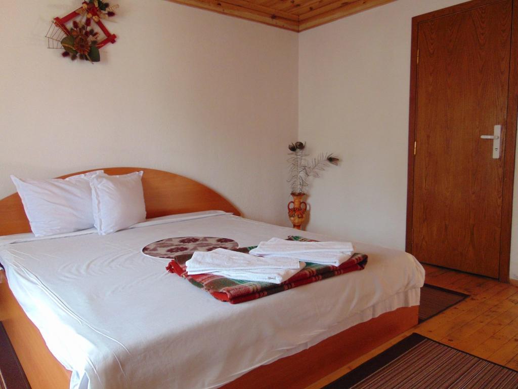 Sarafova Guest House Kopriwschtiza Zimmer foto