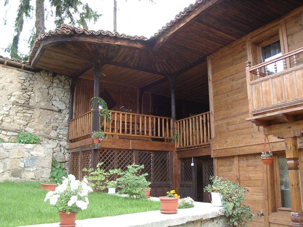 Sarafova Guest House Kopriwschtiza Exterior foto