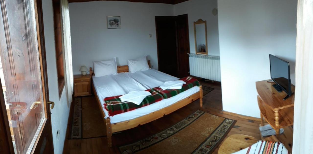 Sarafova Guest House Kopriwschtiza Exterior foto