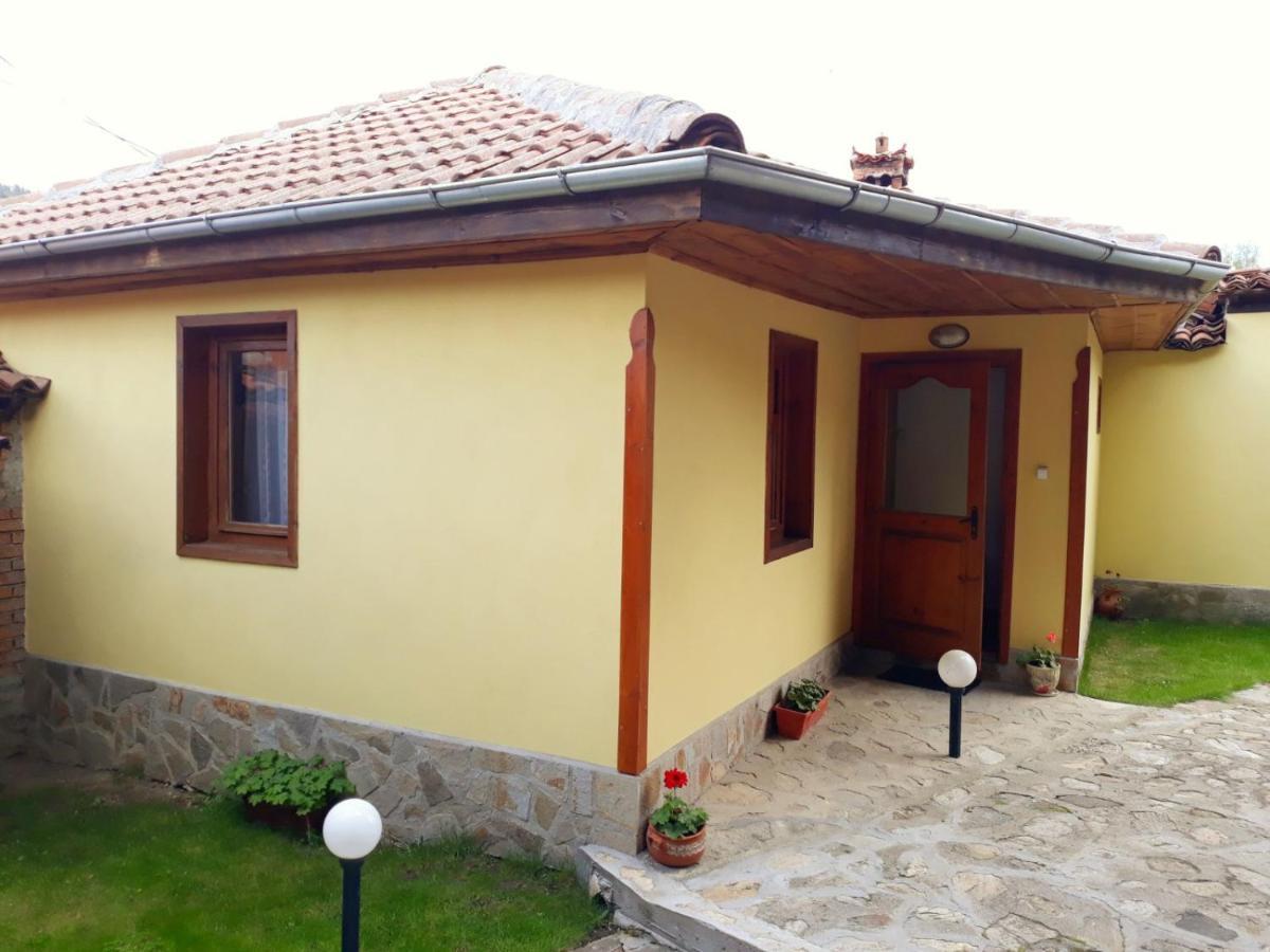 Sarafova Guest House Kopriwschtiza Exterior foto