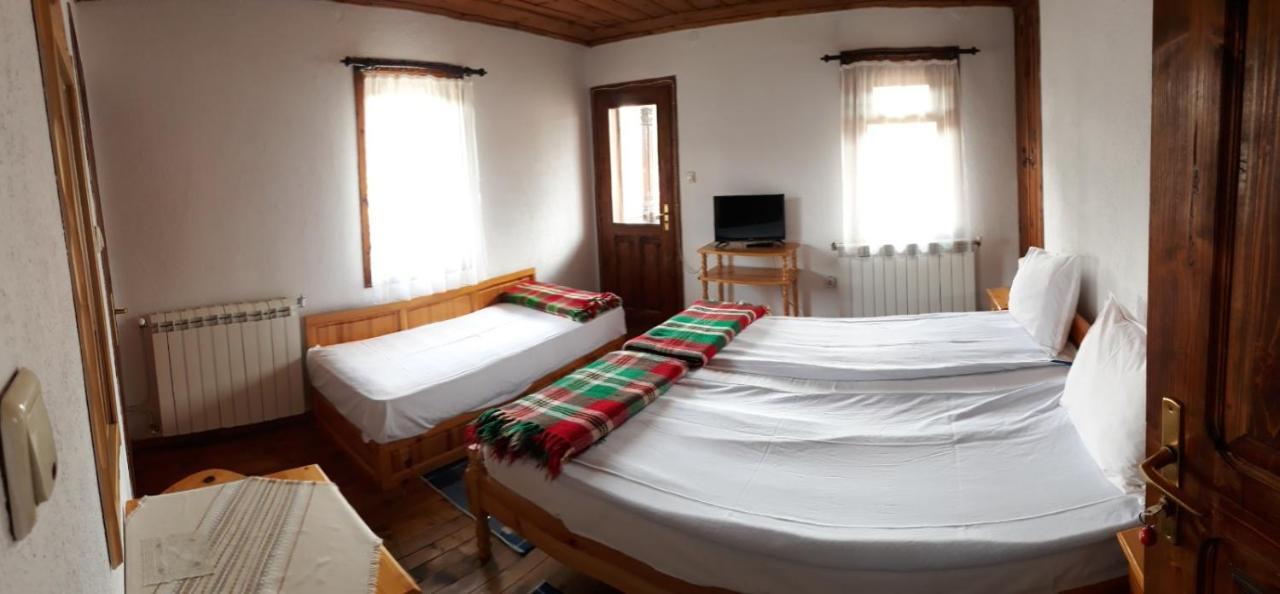 Sarafova Guest House Kopriwschtiza Exterior foto
